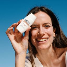ISDIN FotoUltra Active Unify Color SPF50+ | Fluide Solaire Teinté Anti-Taches