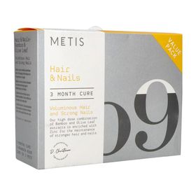 Metis Hair & Nails 09