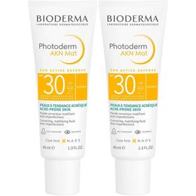Bioderma Photoderm AKN Mat Gemengde tot Vette Huid SPF30