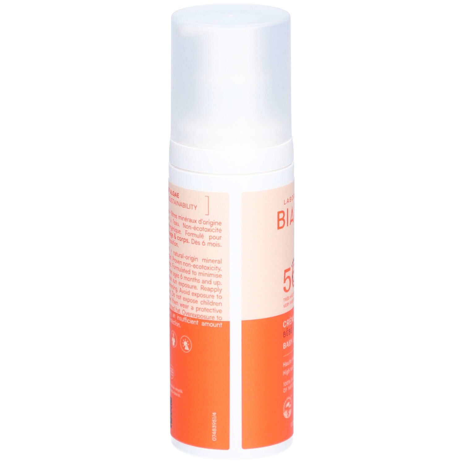 Dos du flacon de crème solaire. Texte: ingrédients, conseils d'utilisation, label bio. Blanc, étiquette orange.