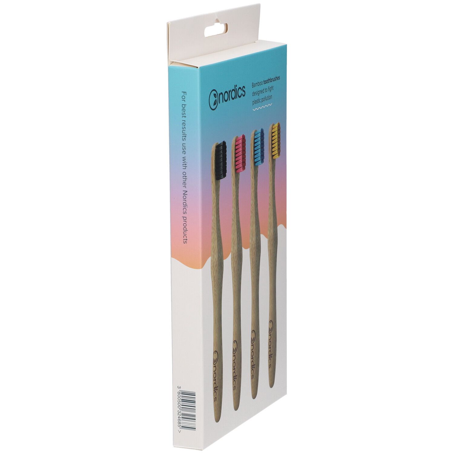 Emballage de quatre brosses à dents en bambou. Marque : nordics. Texte : "For best results use with other Nordics products".