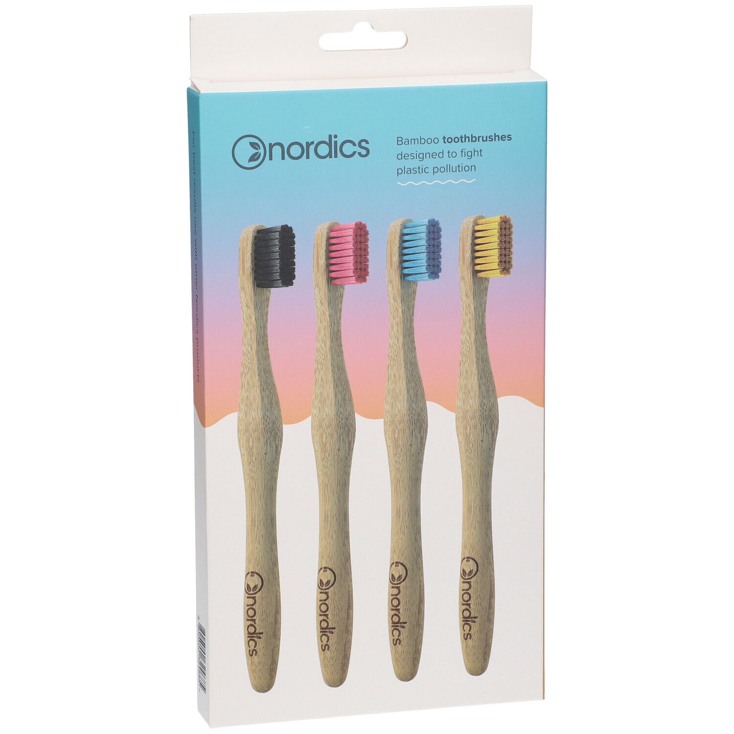 Emballage de quatre brosses à dents en bambou. Marque : nordics. Couleurs des soies : noir, rose, bleu, jaune.
