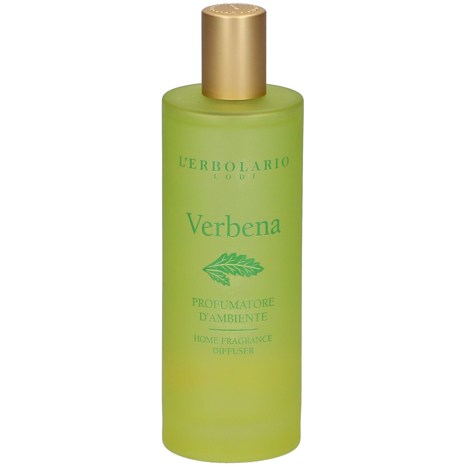 Flacon vert avec bouchon doré. Inscription: L'ERBOLARIO, Verbena, PROFUMATORE D'AMBIENTE, HOME FRAGRANCE DIFFUSER.