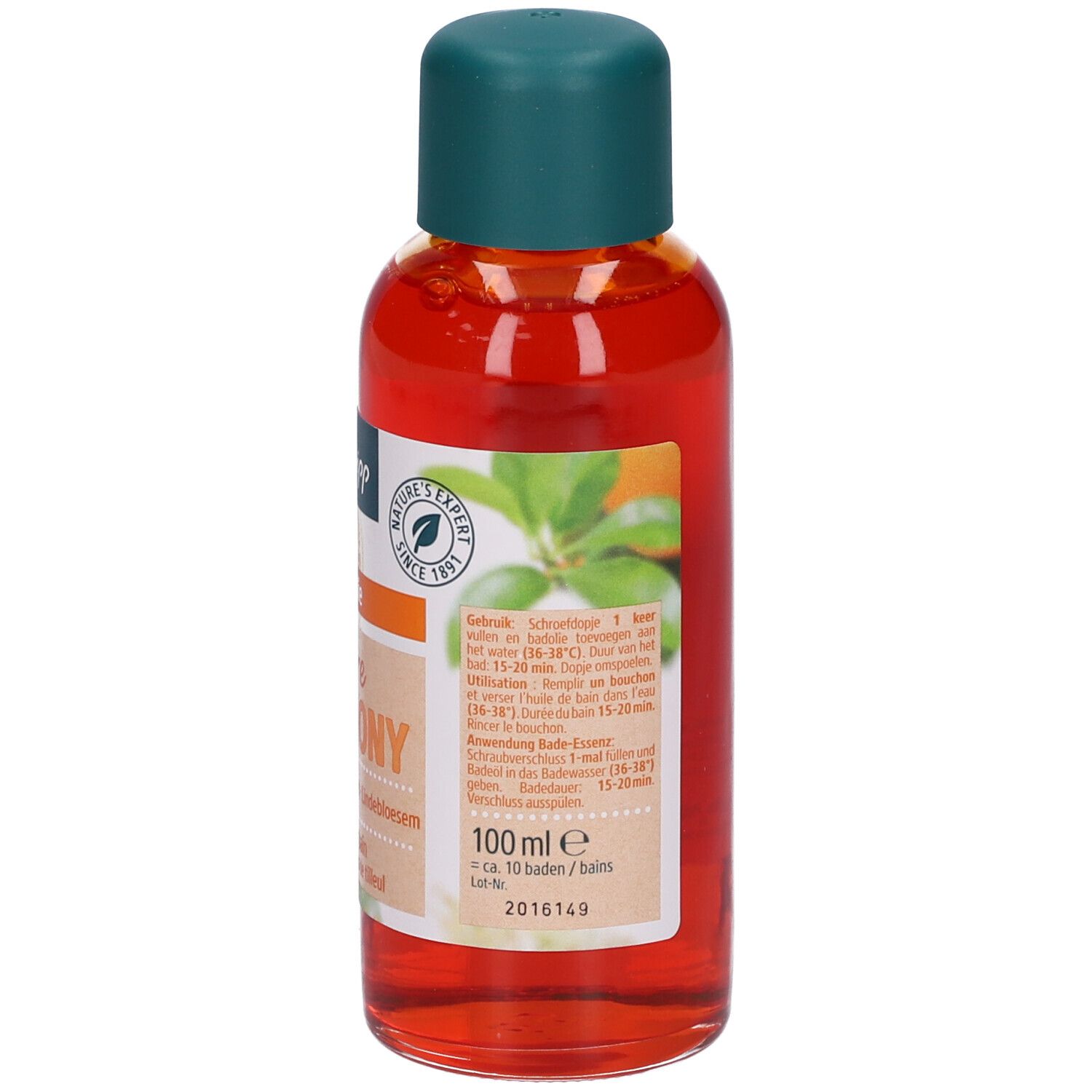 Achterkant van de Kneipp badoliefles. Groene dop, oranje olie. Tekst en logo's. Opschrift: Kneipp, Pure Harmony, 100 ml.