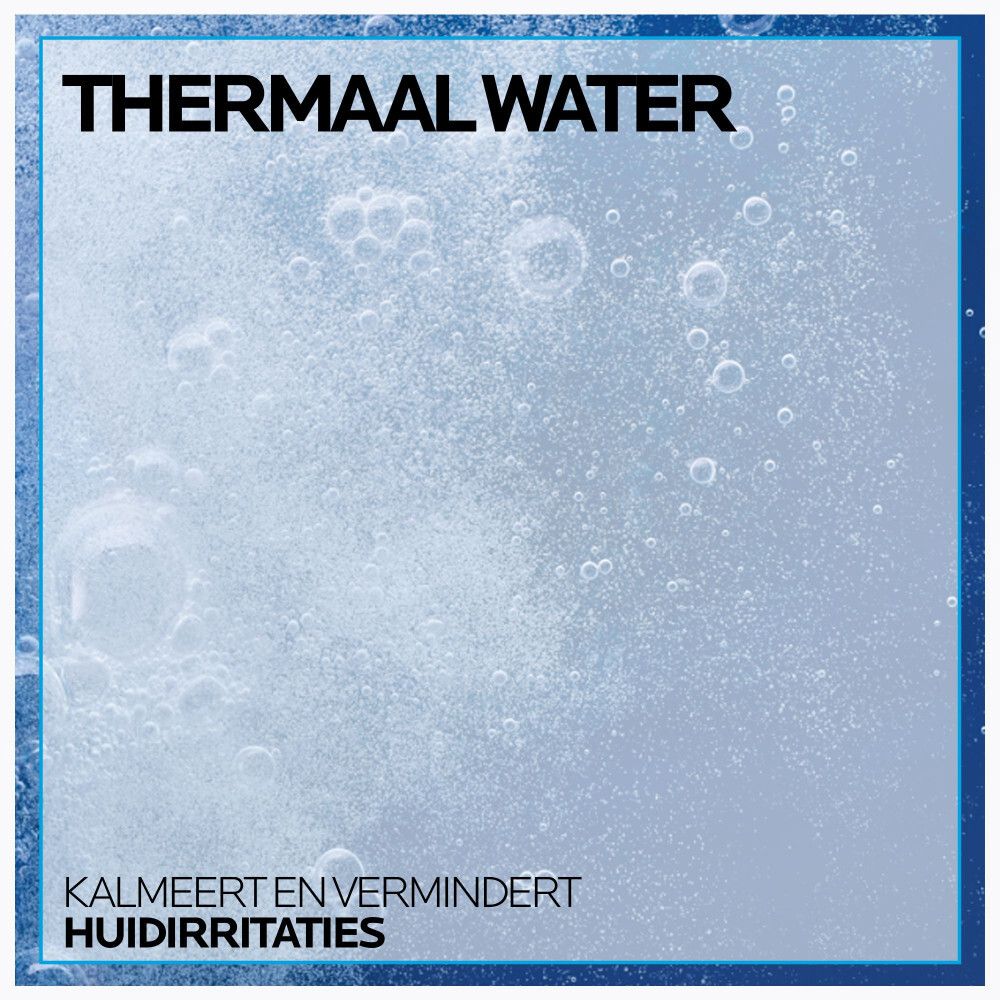 Blauwe achtergrond met bellen. Tekst: Thermaal Water, Kalmeert en vermindert huidirritaties.