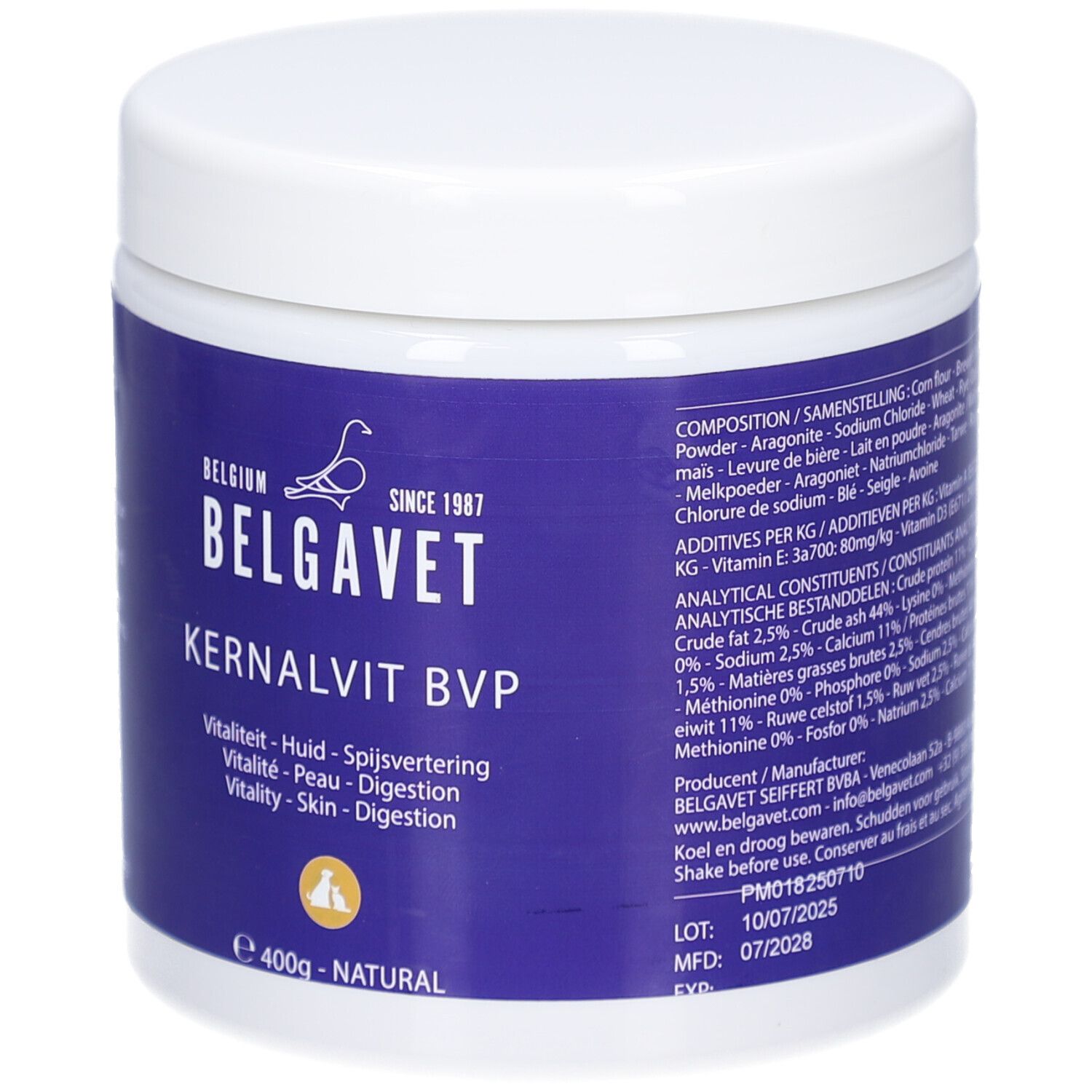 Wit cilindrisch bakje met blauw etiket. Opschrift: BELGAVET, Kernalvit BVP, e 400g - NATURAL. Samenstelling en analyse.