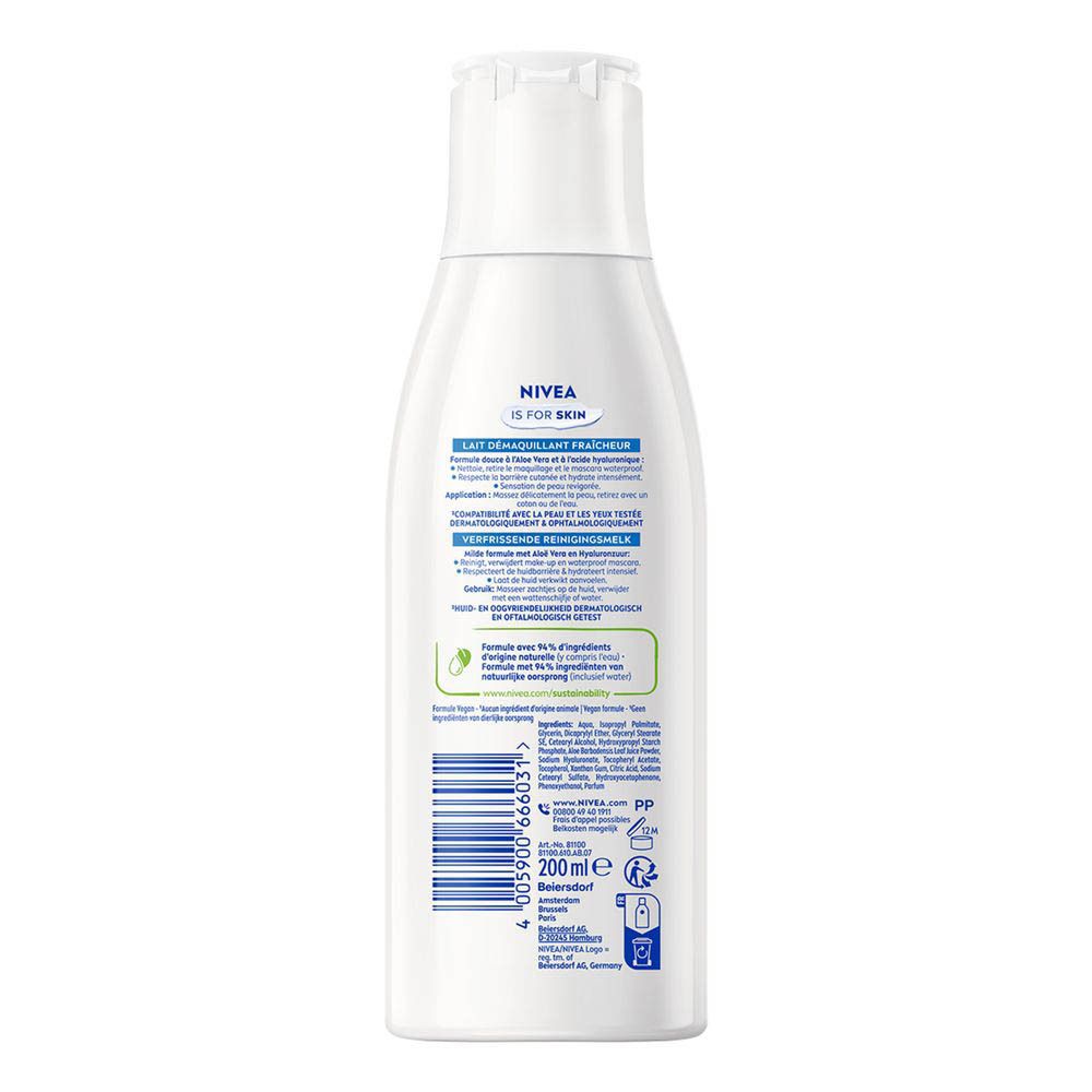 Zijaanzicht van een witte Nivea reinigingsmelk fles met productinformatie.