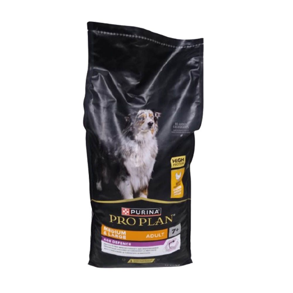 Zwarte zak PRO PLAN® hondenvoer. Afbeelding van een hond. Tekst: MEDIUM & LARGE ADULT 7+.