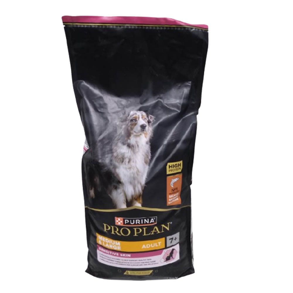 Purina Pro Plan hondenvoer, zak met hond afgebeeld. Voor honden vanaf 7 jaar met een gevoelige huid.