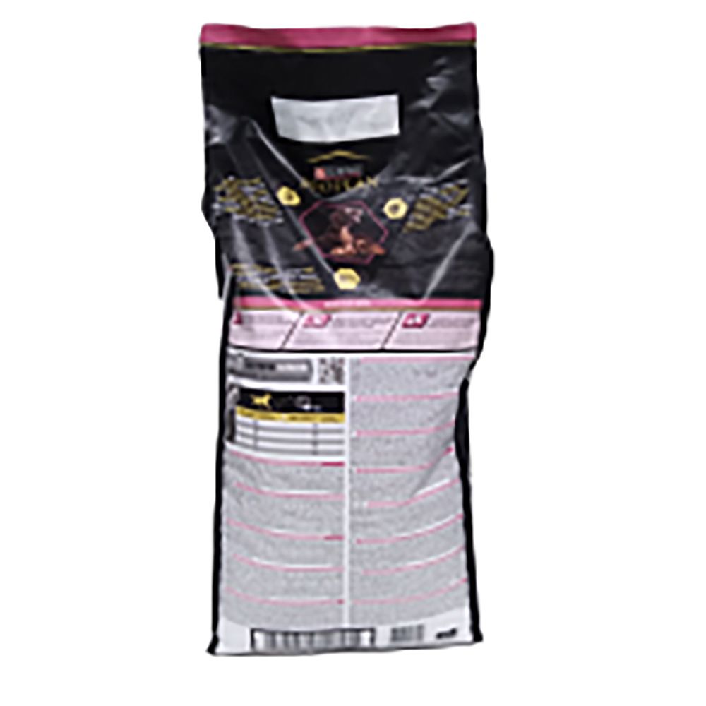 Achterkant van de hondenvoerzak. Tekst en informatie in verschillende talen. Roze accent.