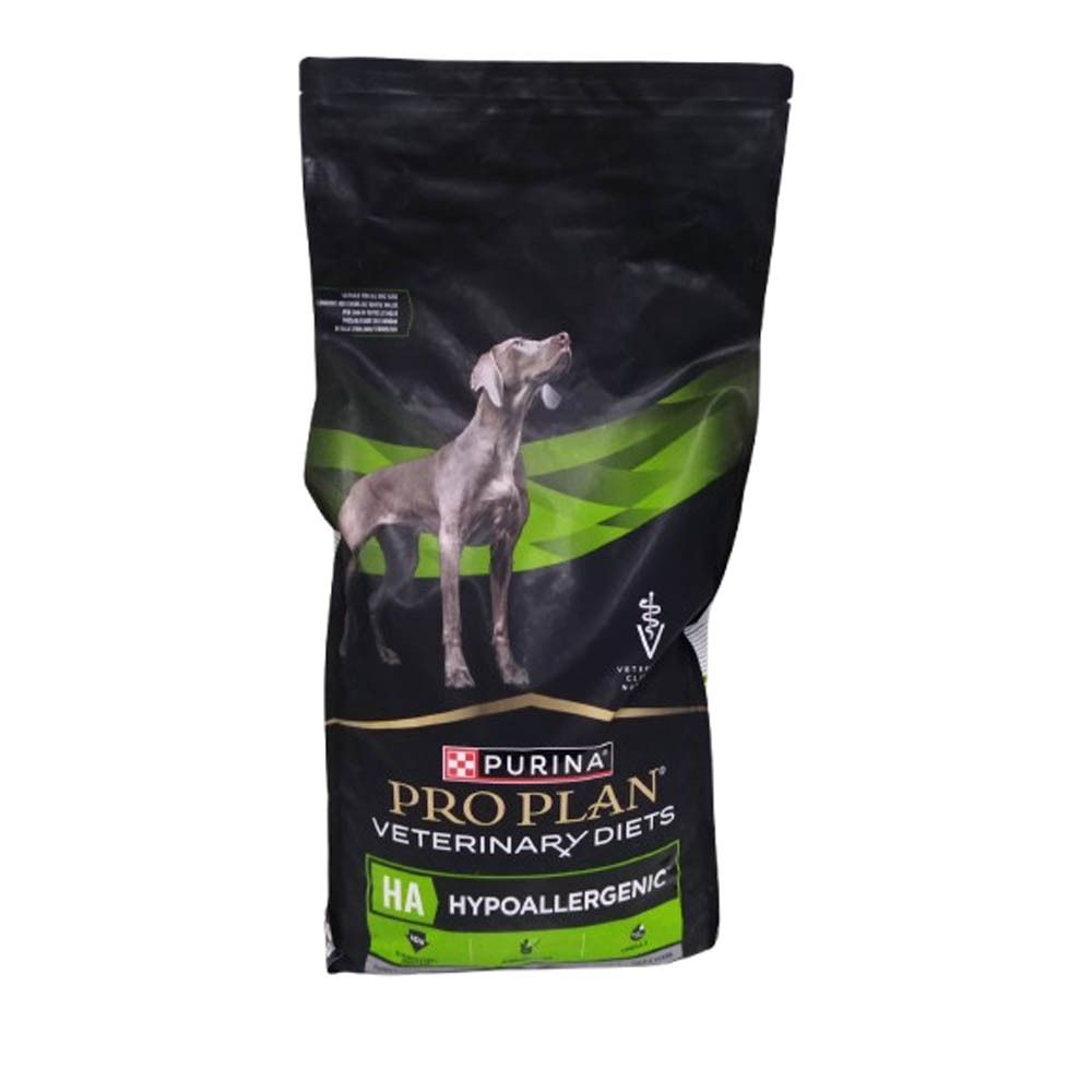 Zwarte zak met PRO PLAN Veterinary Diets HA. Afbeelding van een hond. Groene accenten. Hypoallergeen.