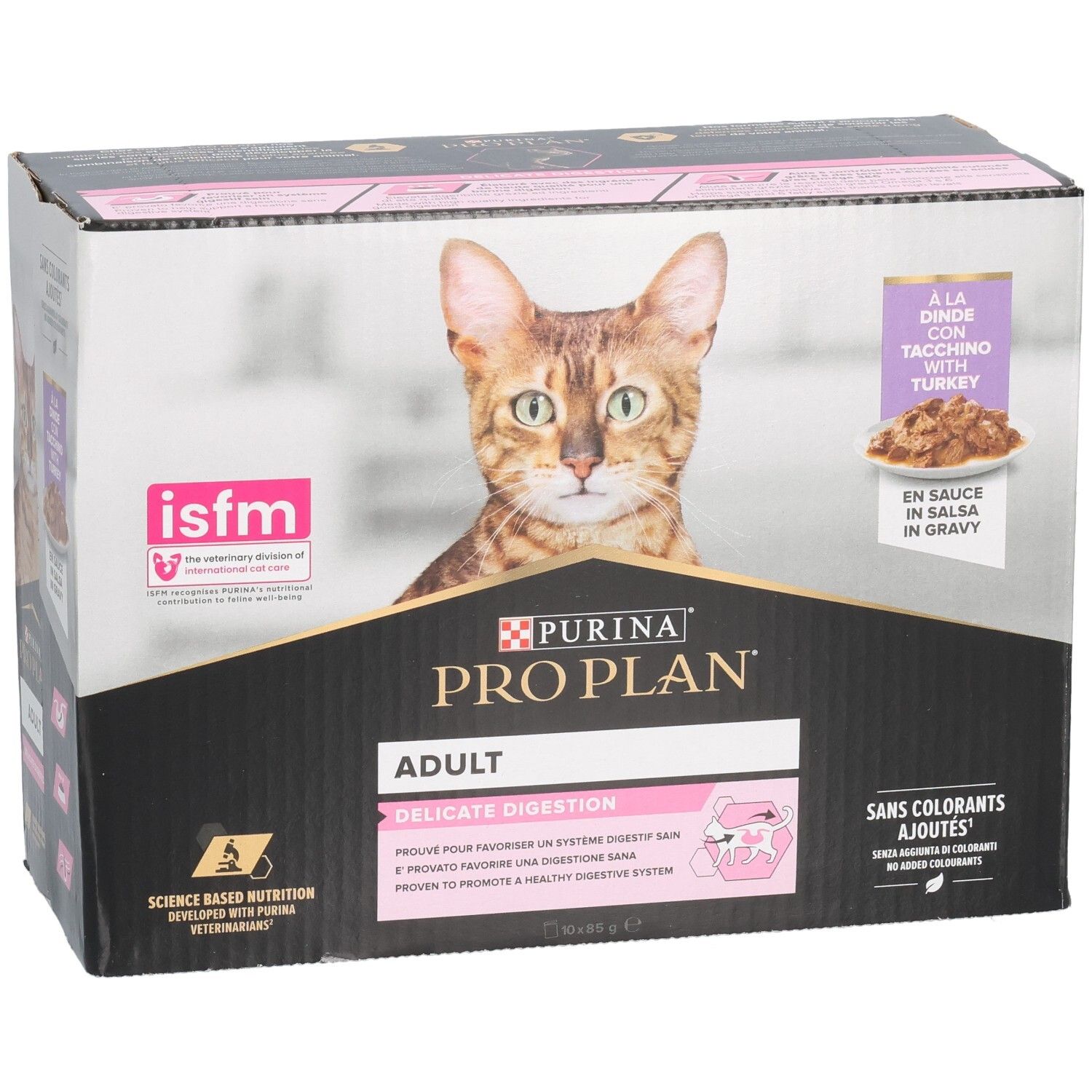 Kartonnen verpakking met productafbeelding en logo. Bevat zakjes kattenvoer. Opschrift: Purina Pro Plan Adult Delicate Digestion.