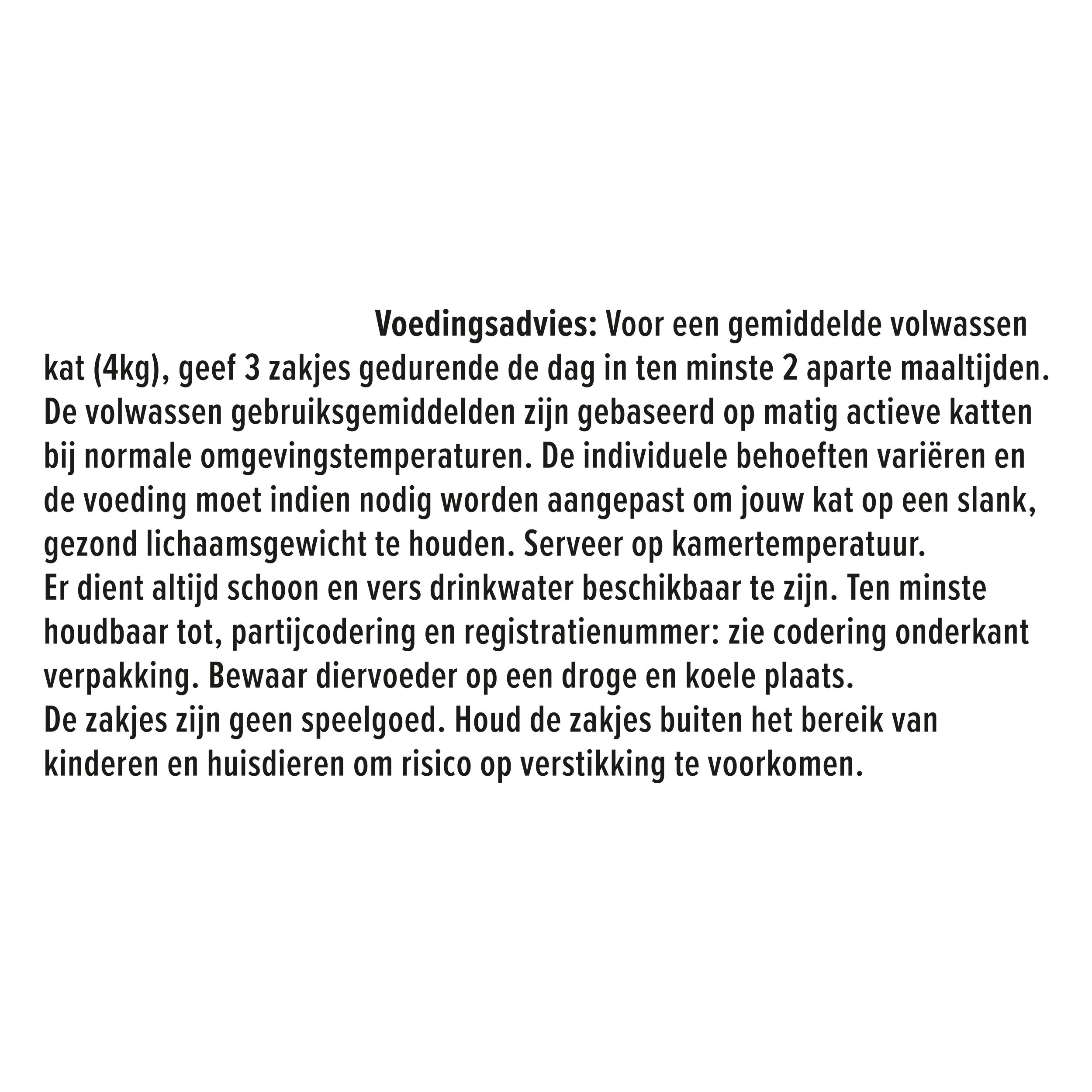 Kartonnen verpakking kattenvoer. Opschriften Pro Plan, kat, 20x zakjes, isfm-logo. Roze en zwarte elementen.