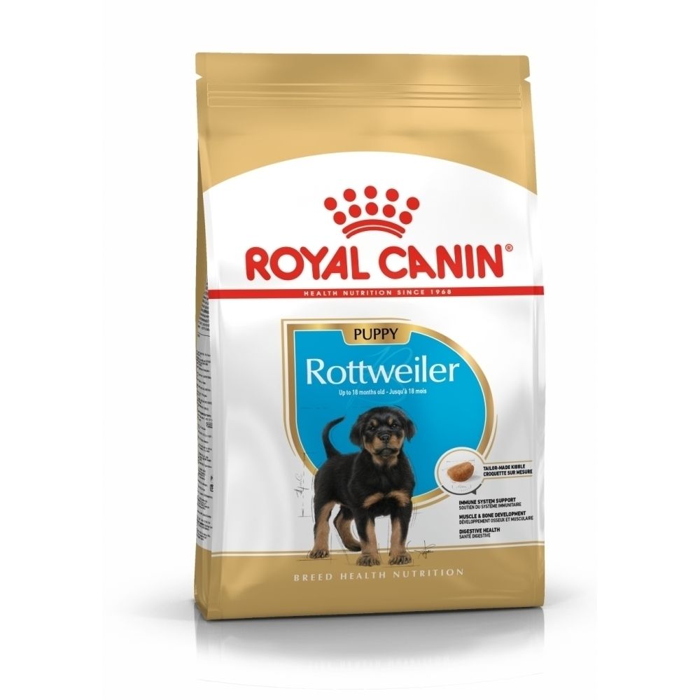 Voorkant van een Royal Canin Rottweiler Puppy voerzak met afbeelding van een puppy en aanwijzingen voor rasspecifieke voeding.