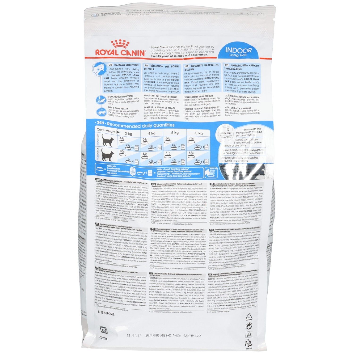 Achterkant van een Royal Canin Home Life Indoor Long Hair kattenvoerzak met voedingstabellen.