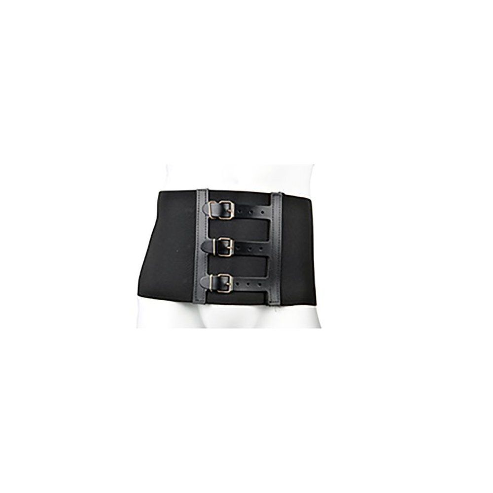 Zwarte riem met drie gespen. Zwart textielmateriaal met lederen details. Gedragen op een torso.