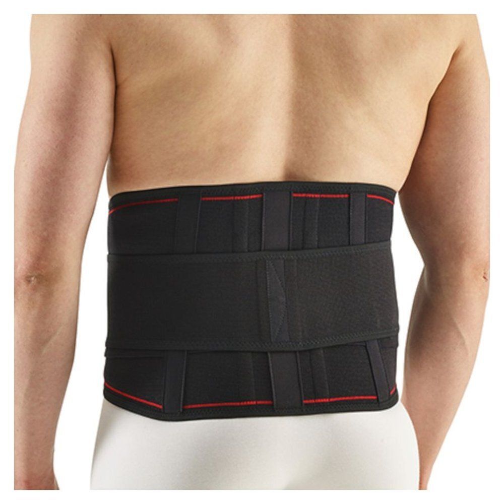 Lendensteun, zwart met rode accenten. Persoon van achteren. Rode naden.