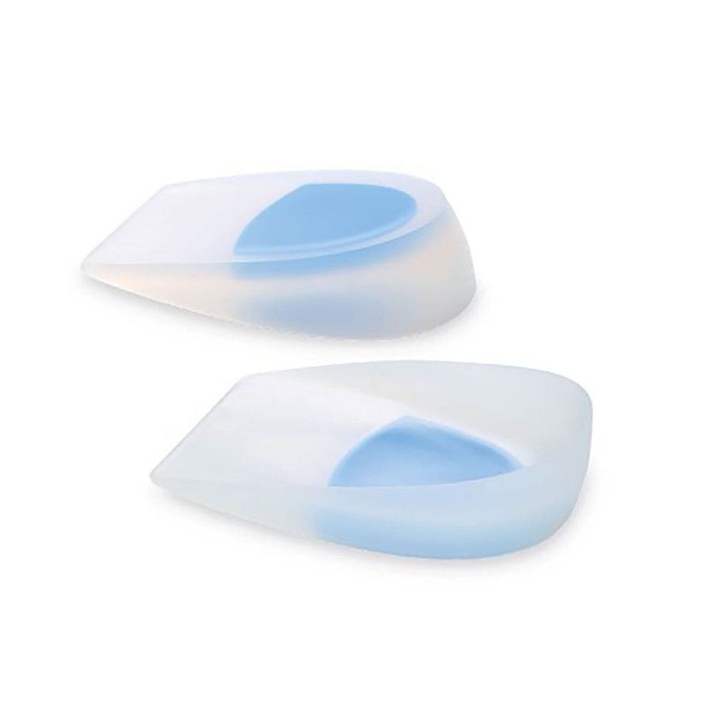 Twee witte hielkussens met blauwe accenten. De kussens zijn naast elkaar geplaatst.