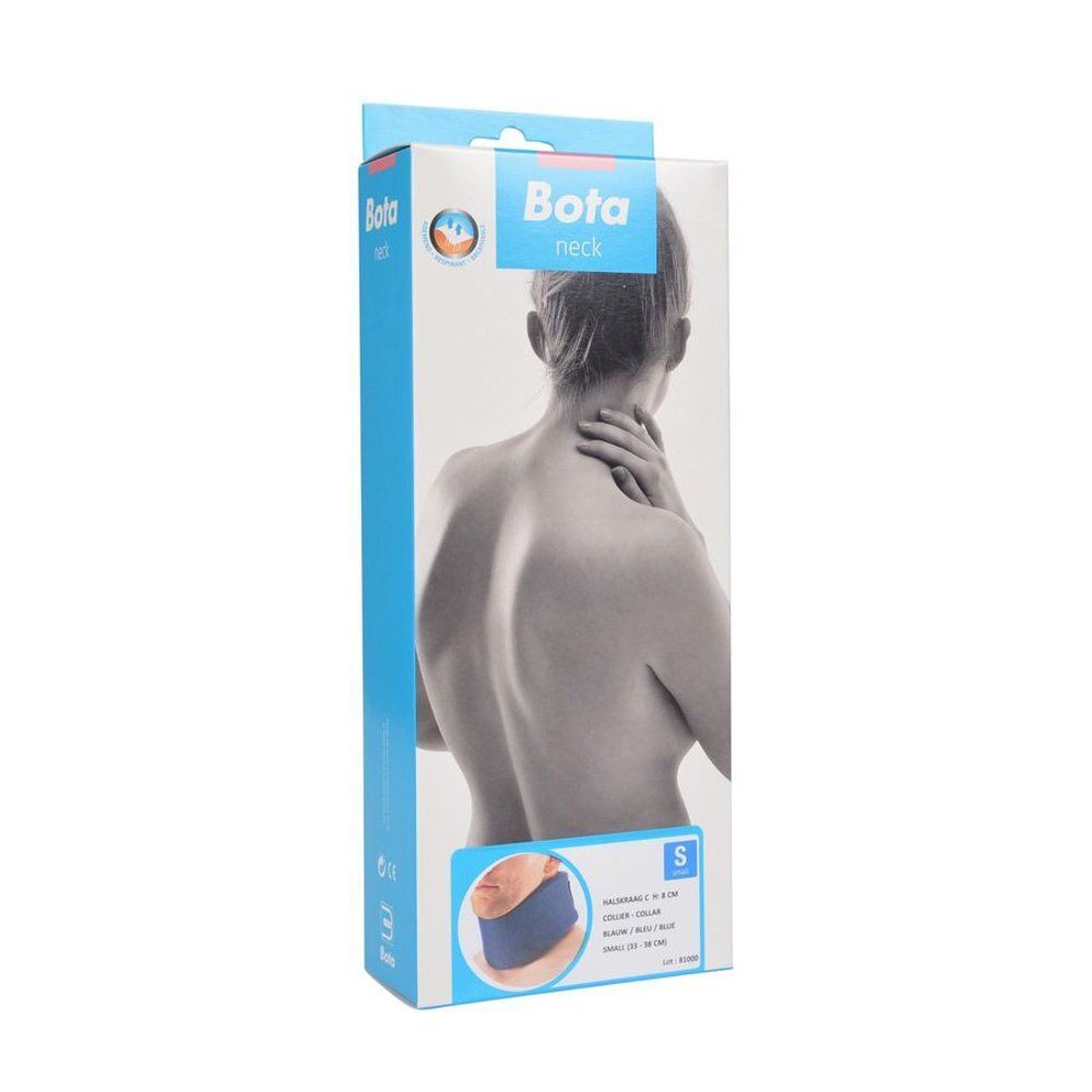 Bota nekbrace, donkerblauw, om de nek van een persoon. Zijaanzicht. Zwarte sluiting.