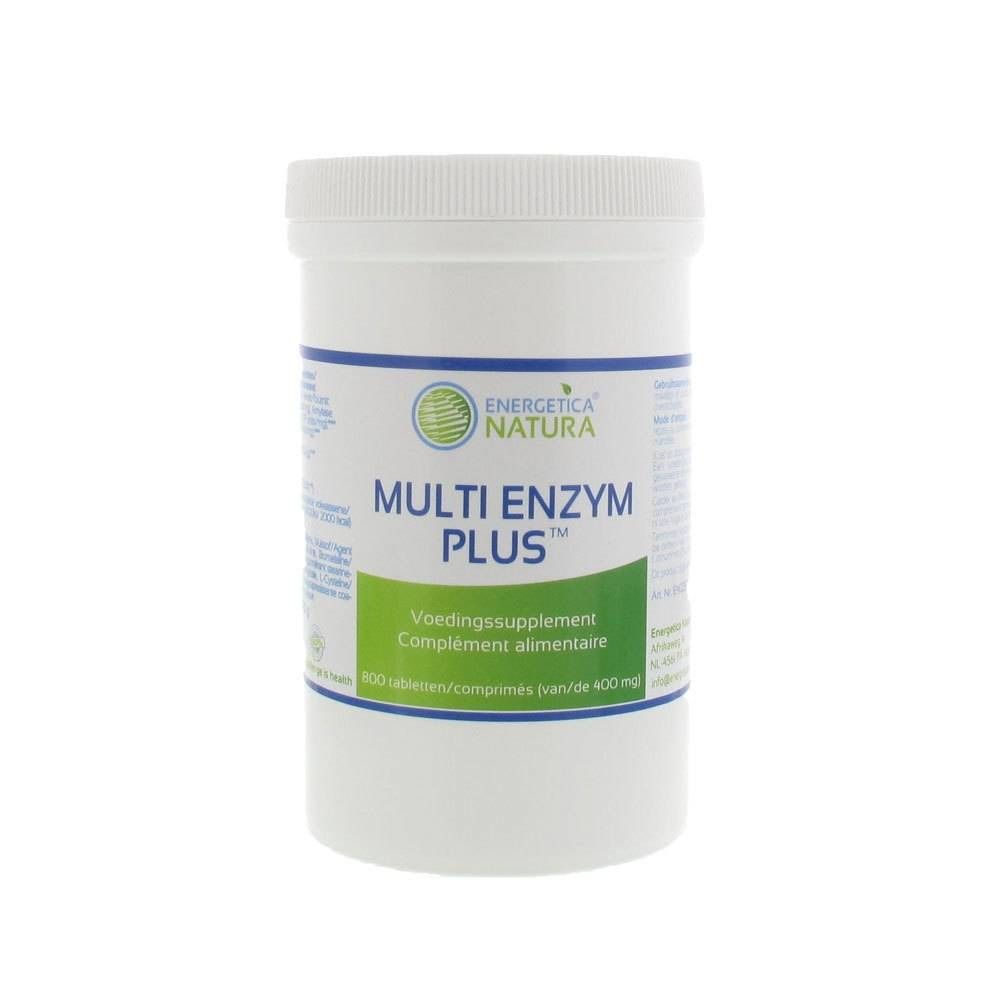 Witte, cilindervormige pot met schroefdop. Opschrift: Energetica Natura Multi Enzym Plus. Groen-witte etiketten.