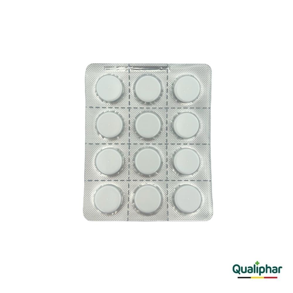 Blisterverpakking met 12 ronde, witte tabletten.