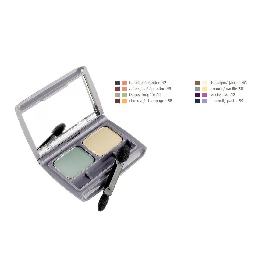 Oogschaduwduo met groen en beige. Inclusief spiegel en applicator. Kleurnamen: Flanelle/Eglantine.