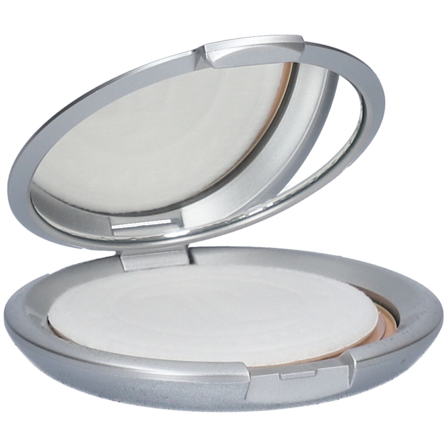 Poudrier compact argenté ouvert, avec miroir et poudre. Poudre et miroir visibles.