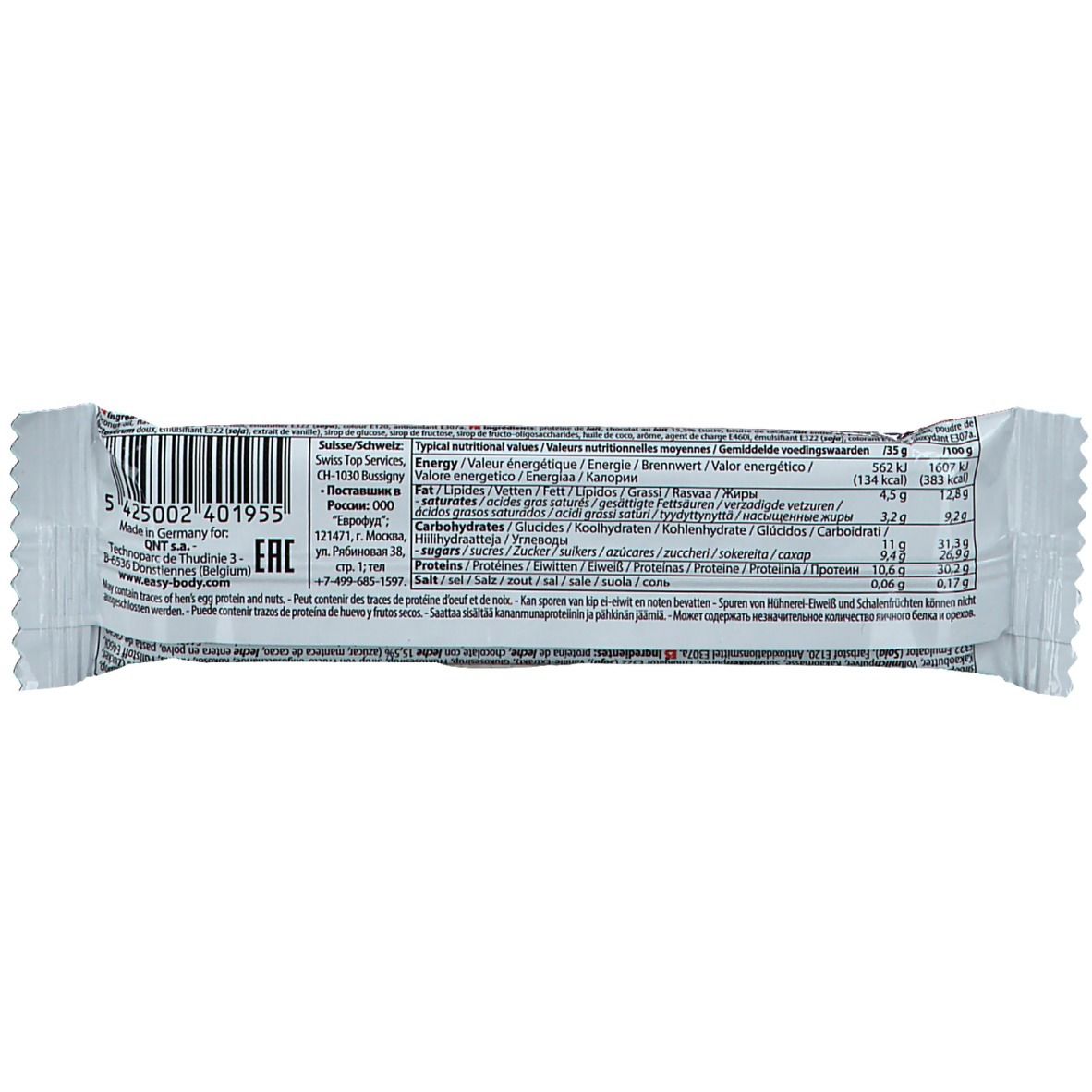 Verpakking van een eiwitreep. Achterkant met voedingswaarde, barcode en tekst. Witte achtergrond.