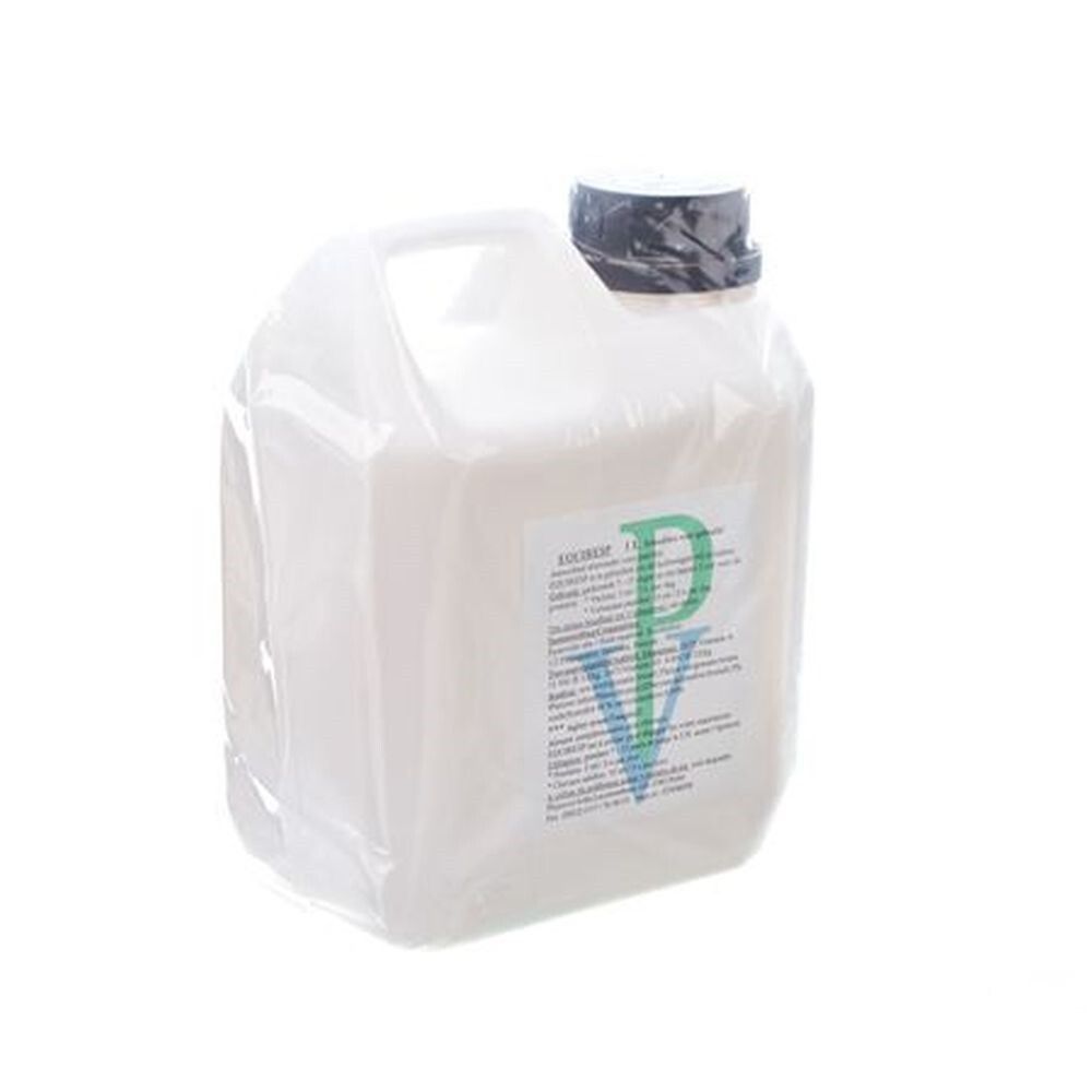 Witte jerrycan met zwarte dop en handvat, in transparante plastic verpakking. Etiket zichtbaar.