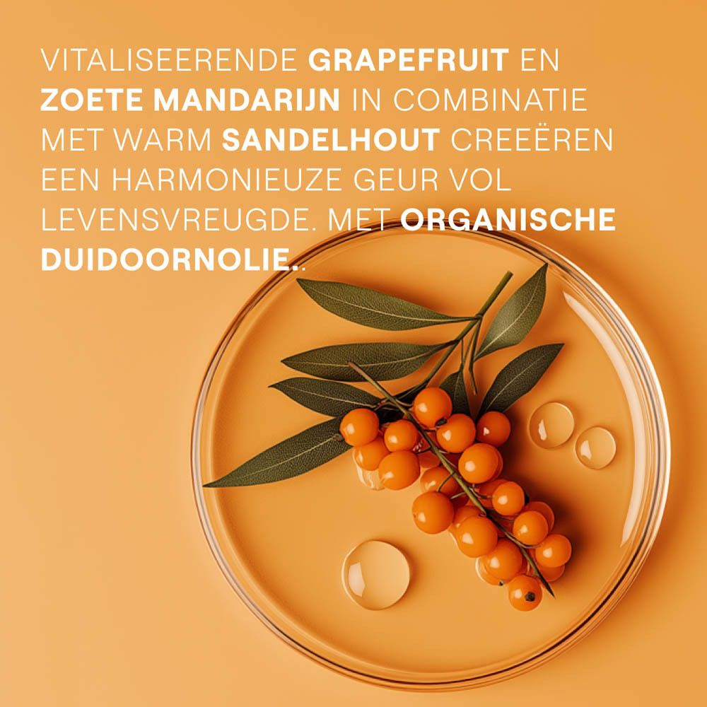 Tekst op oranje achtergrond: Le pamplemousse vitalisant et la mandarine sucrée... Avec de l'huile d'argousier biologique.