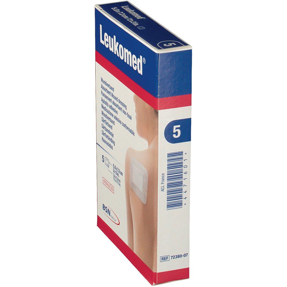 Zijaanzicht van de Leukomed wondverband verpakking. Toont een verband op een schouder. Bevat 5 verbanden.