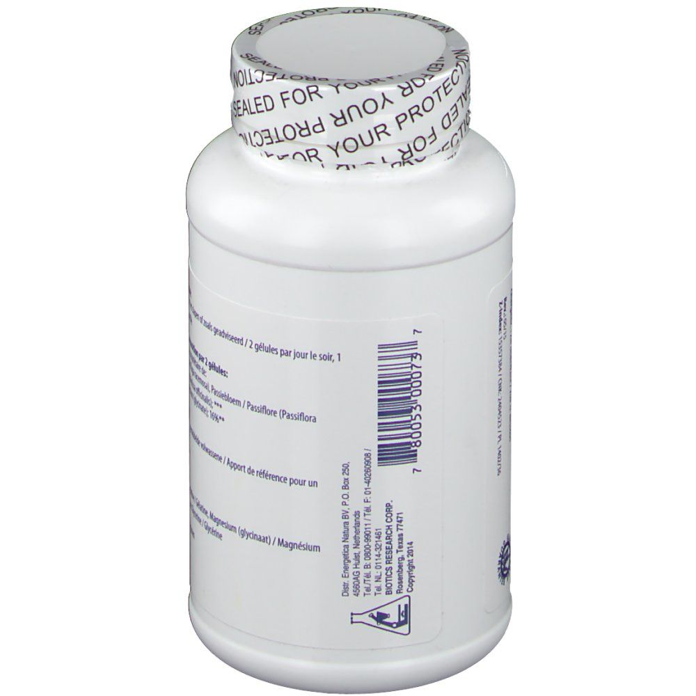 Witte fles, zijaanzicht. Tekst met ingrediënten en fabrikantinfo. Barcode.