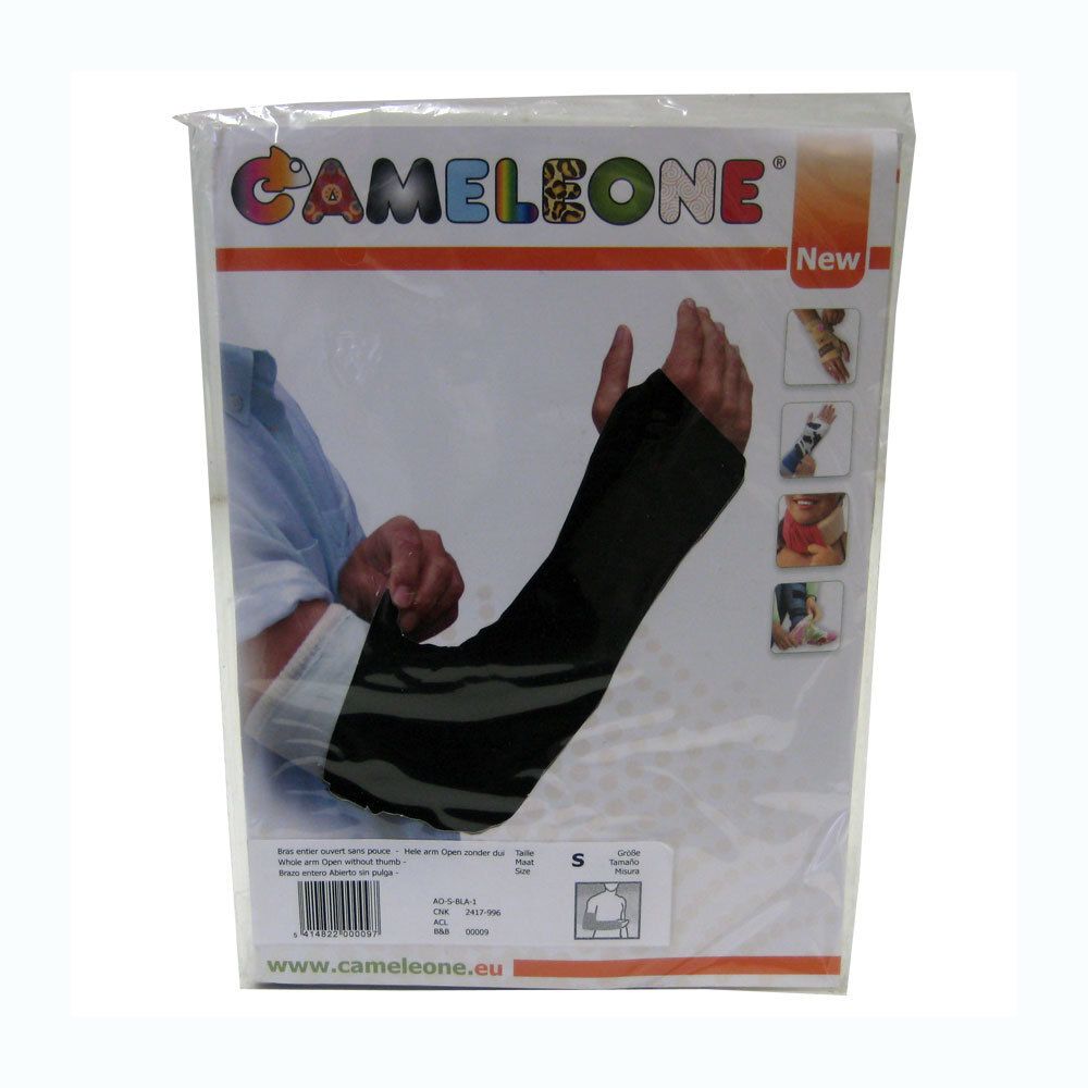 Zwarte armbeschermer zonder duim, verpakt in plastic. Merk Cameleone. Maat S. Bedrukking en illustraties op de verpakking.