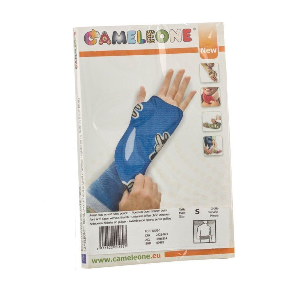 Blauw-witte pols- en onderarmbrace in verpakking. Merk Cameleone. Maat S. Open duim.