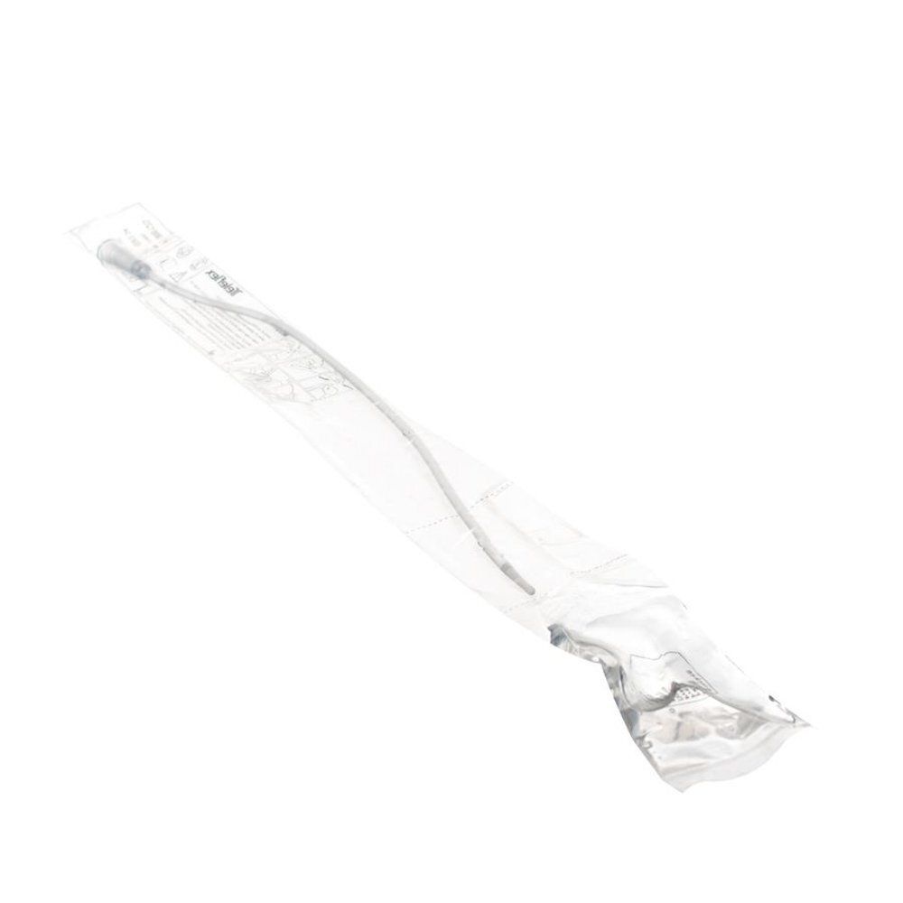 Sonde médicale dans un emballage stérile. Forme tubulaire, transparente. Emballée individuellement.