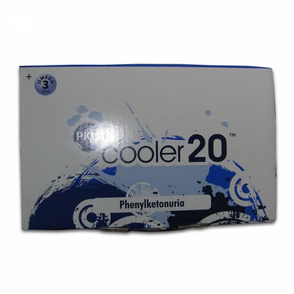 Doos met opschrift "PKU Cooler 20". Tekst: Fenylketonurie. Blauw-wit design.