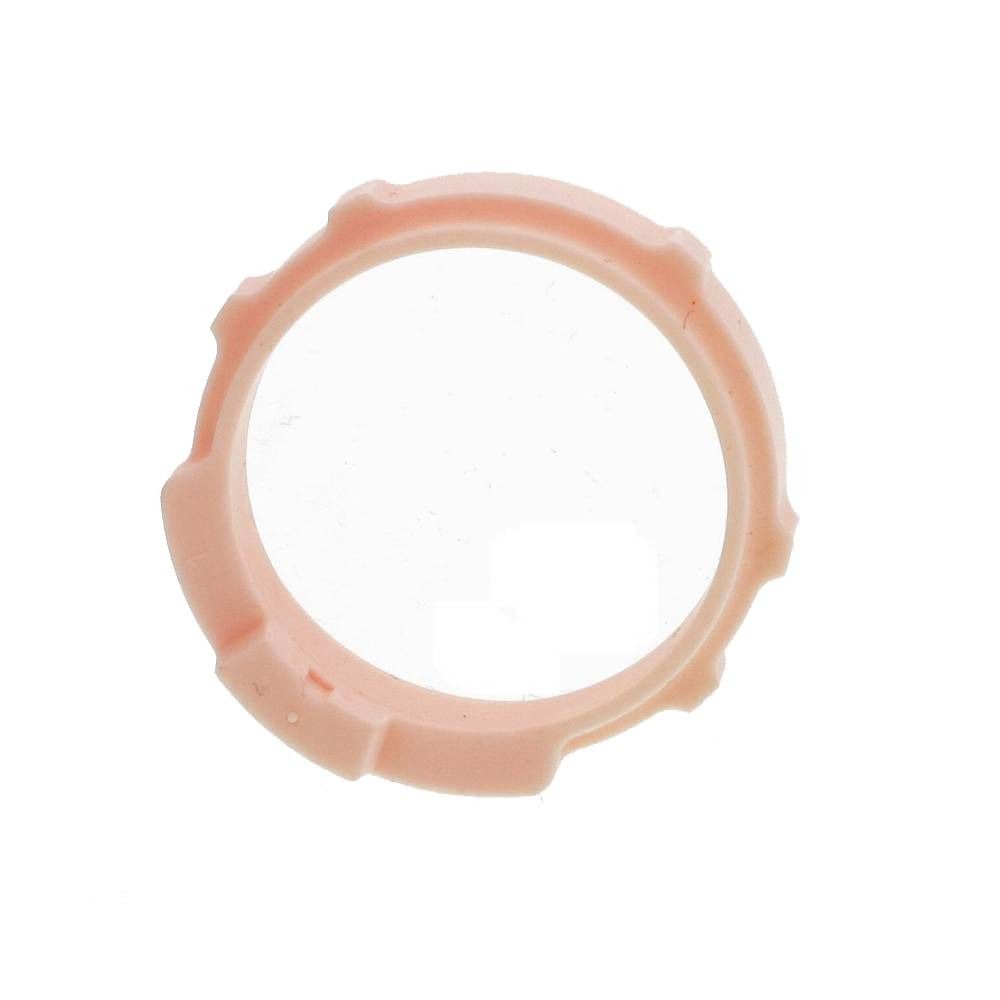 Roze ring met gekartelde randen. Ronde vorm met een opening in het midden. Detailopname op witte achtergrond.