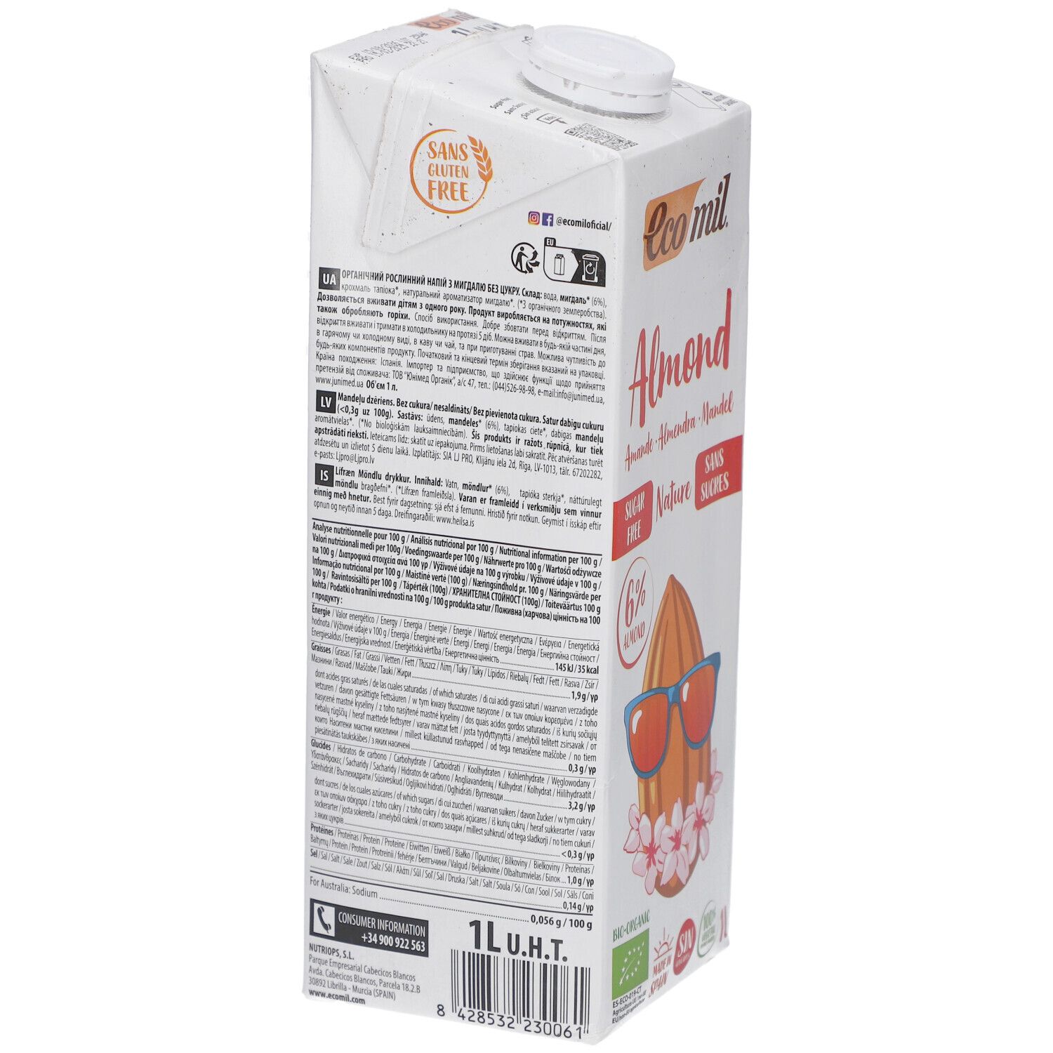 Achterkant van de Ecomil Almond verpakking. Tekst in verschillende talen. Illustratie van een amandel met zonnebril en bloemen. 1L.