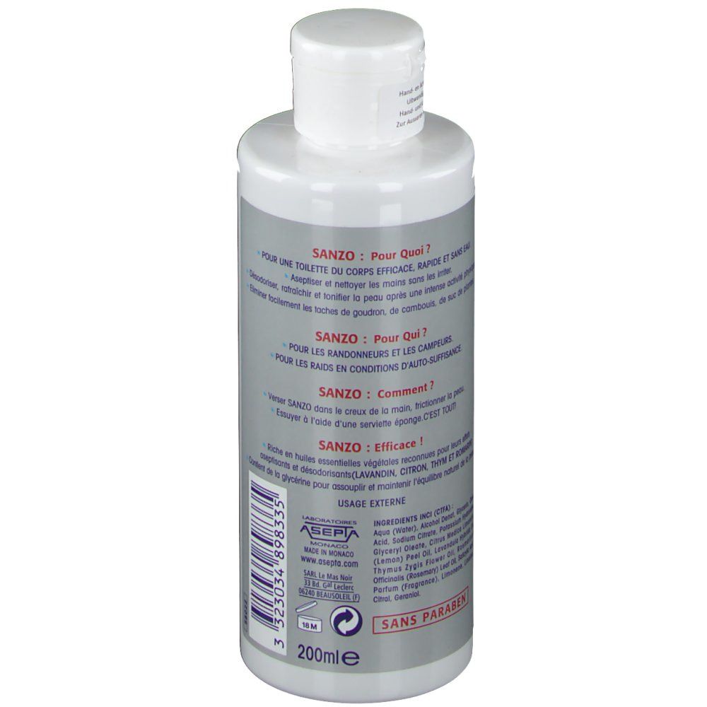 Fles met witte dop. Achterkant met tekst. Productnaam: SPORTS AKILEINE SANZO Hand and Body Lotion. 200ml.