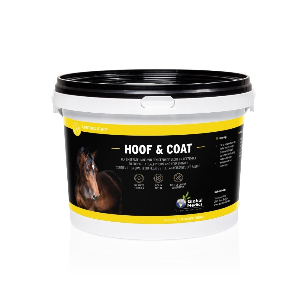 Seau blanc avec couvercle noir, étiquette avec tête de cheval et informations produit en français.