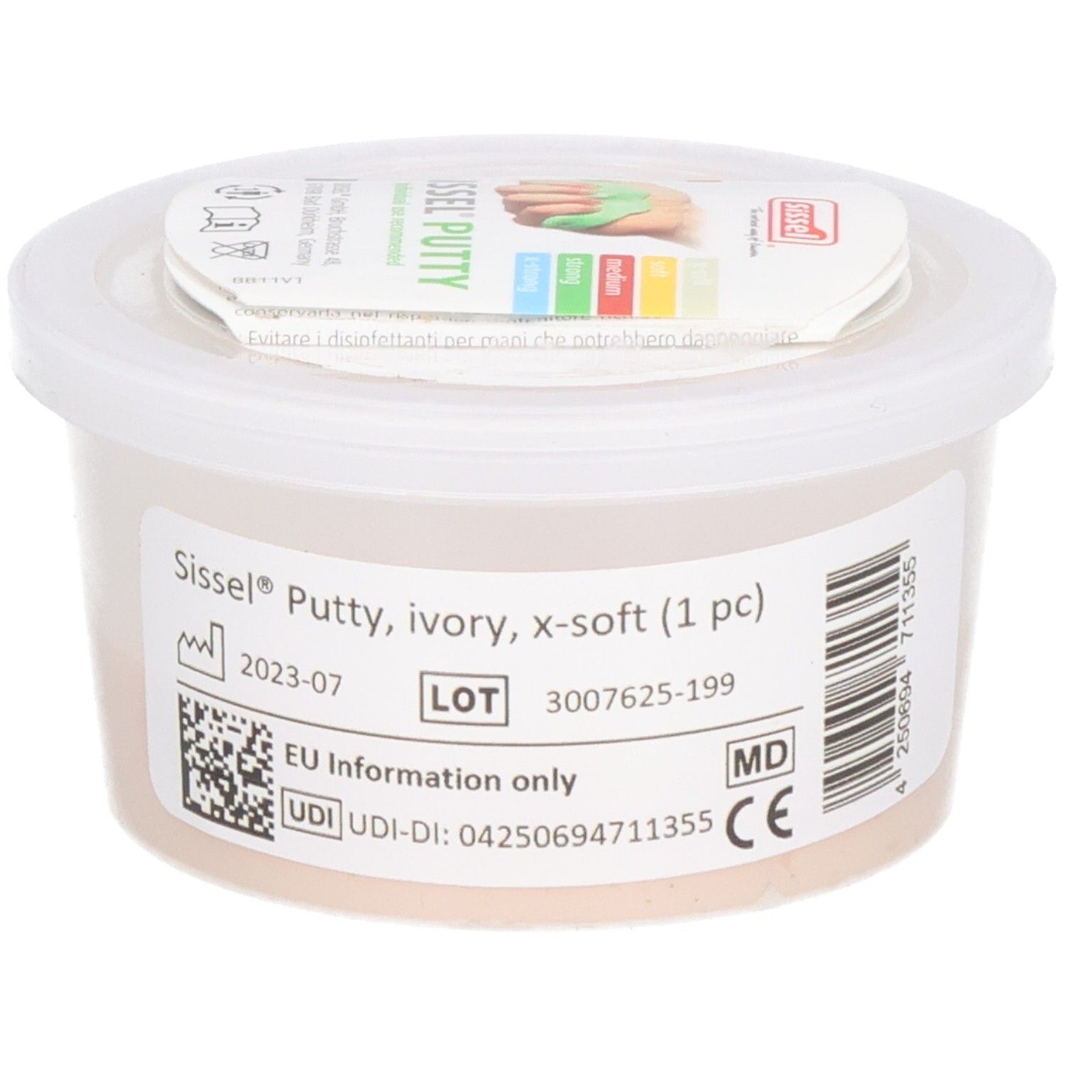 Beige kneedmassa in een ronde, witte container met deksel. Etiket met naam, lotnummer, houdbaarheid en CE-markering.