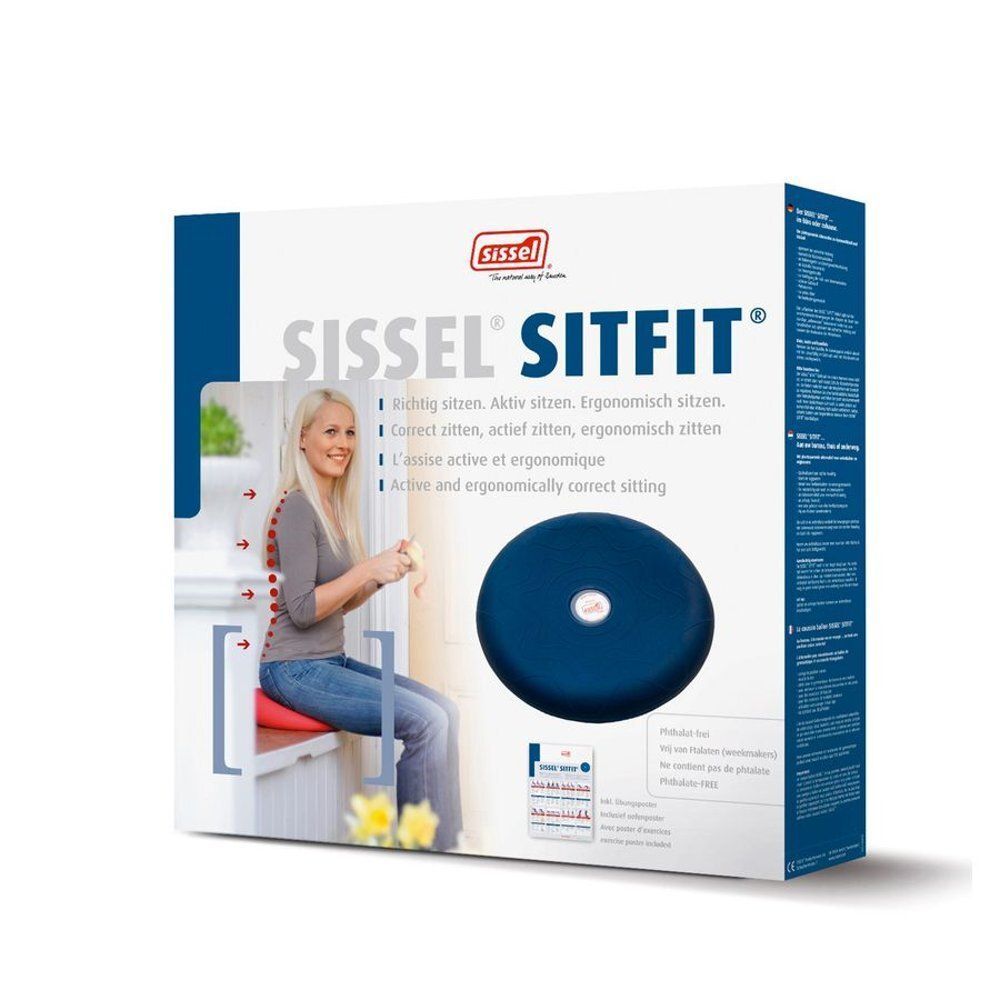 Verpakking met Sissel Sitfit. Vrouw zit op blauwe zitwig. Tekst: Correct zitten, actief zitten, ergonomisch zitten.