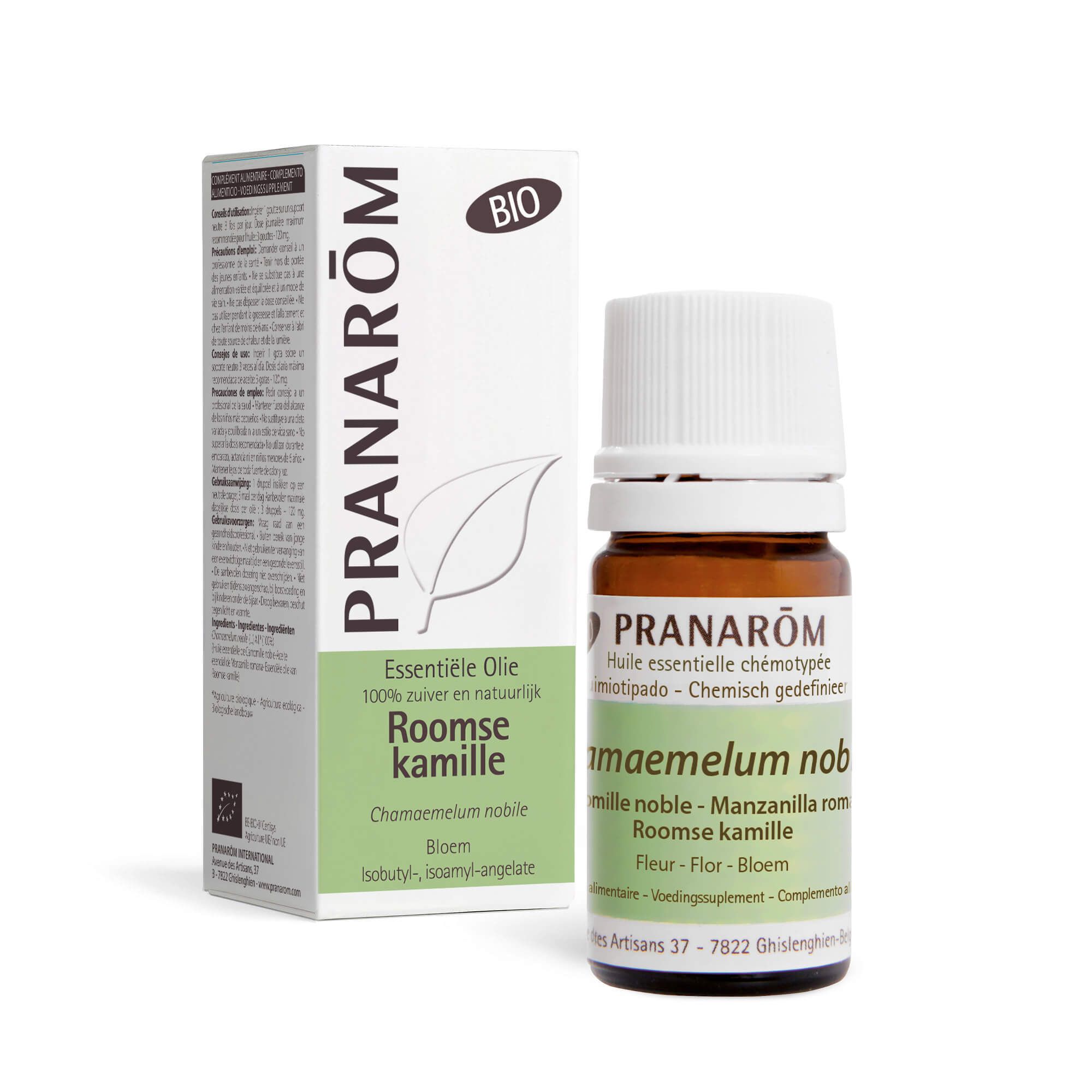 Bruine glazen fles met witte dop en doos. Opschrift: PRANAROM, Chamomille noble. BIO-certificering.