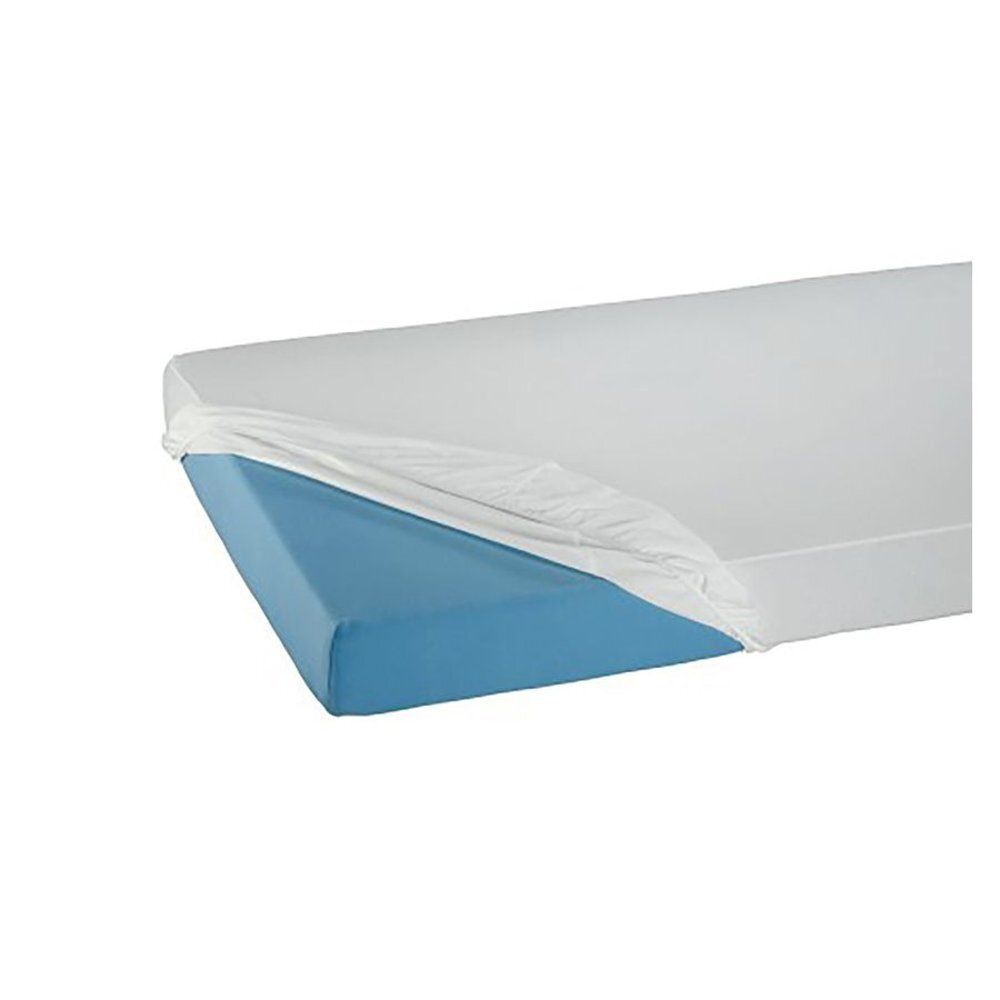 Housse de matelas en PVC blanche, partiellement sur un matelas bleu. Vue d'angle.