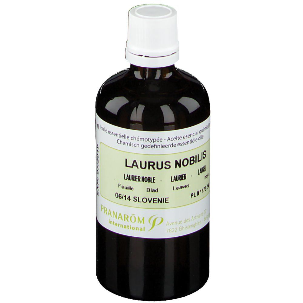Flacon en verre brun avec bouchon blanc. Étiquette avec informations produit et logo PRANAROM. Texte: LAURUS NOBILIS, Laurier.