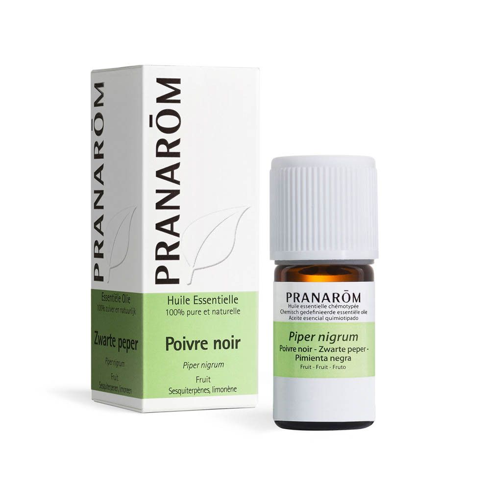 Productverpakking en fles. Witte doos met groene accenten. Merk: Pranarôm. Opschrift: Huile Essentielle. Productnaam: Poivre noir.