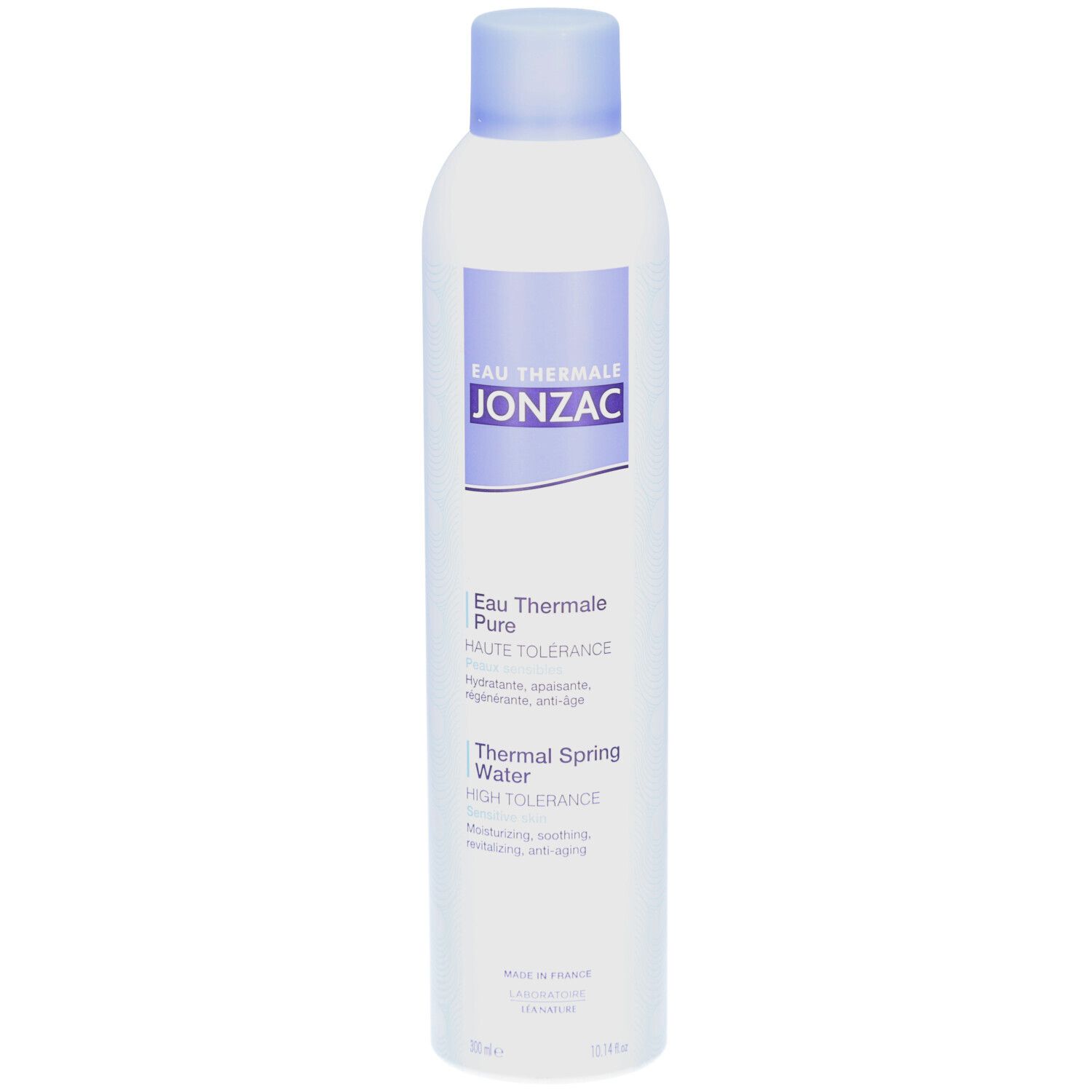 Flacon spray blanc avec étiquette violette. Texte: Eau Thermale Jonzac, Pure, Thermal Spring Water. Tête de pulvérisation bleue.