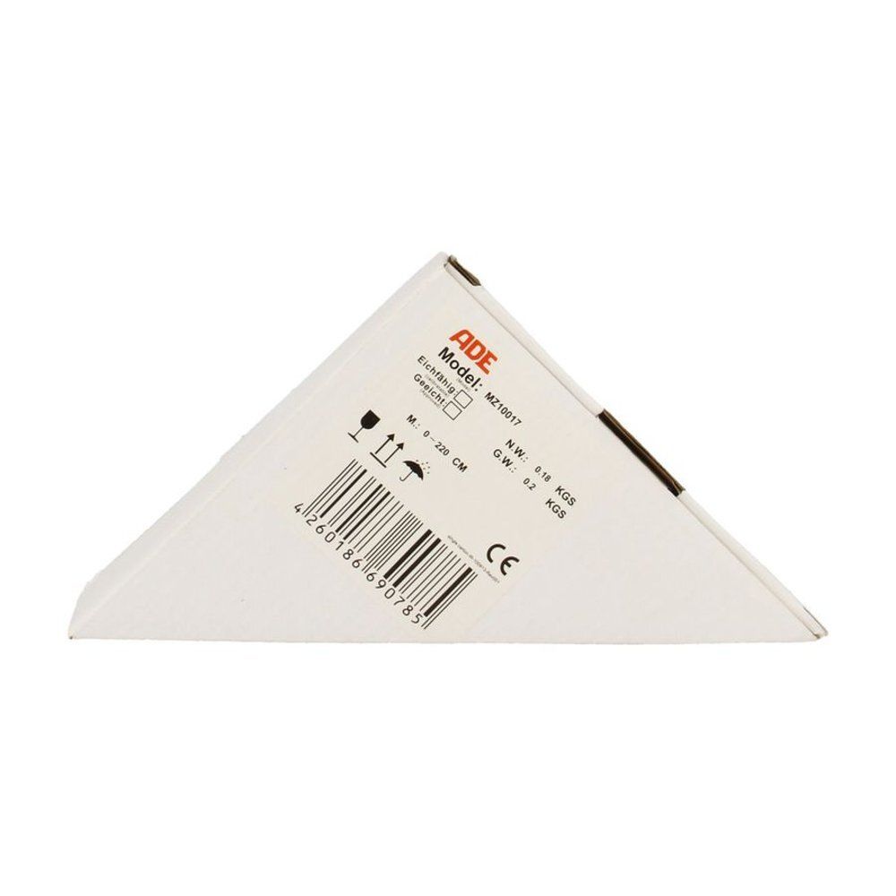 Witte, driehoekige verpakking. Bedrukking met ADE-logo, model Mz10017, afmetingen 0-2200 mm, barcode en CE-markering.