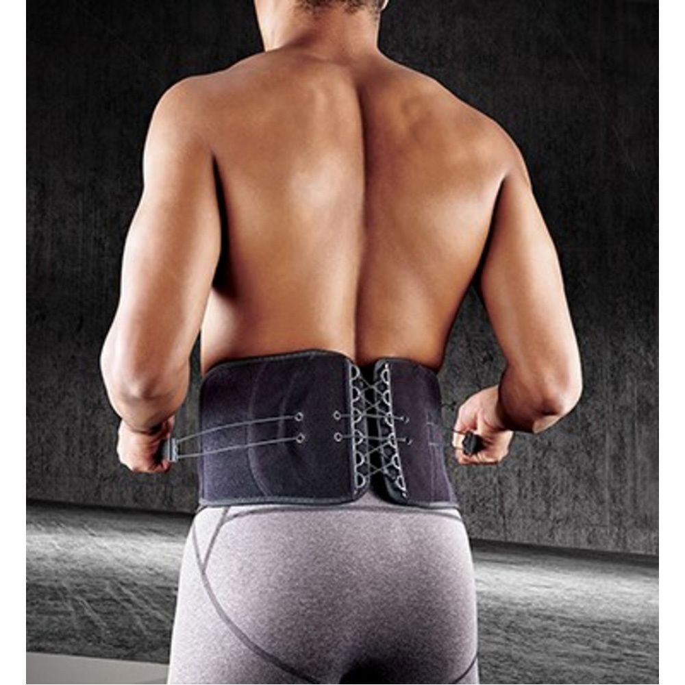 Verpakking met FUTURO lendenband. Op de verpakking: 3M. Gebruiksaanwijzing.