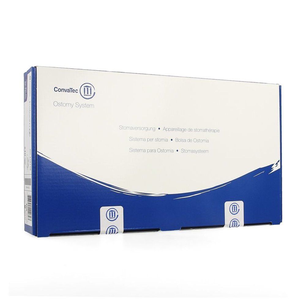 Doos met productbeschrijving. Merk Convatec, naam Ostomy System. Blauwe en witte kleurstelling. Meertalige productaanduidingen.